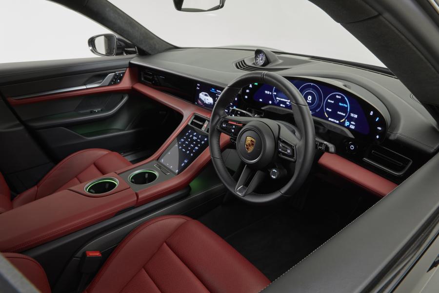 Торпедо Porsche Taycan Turbo S 2020 года  (AU) (фото 15 из 30)